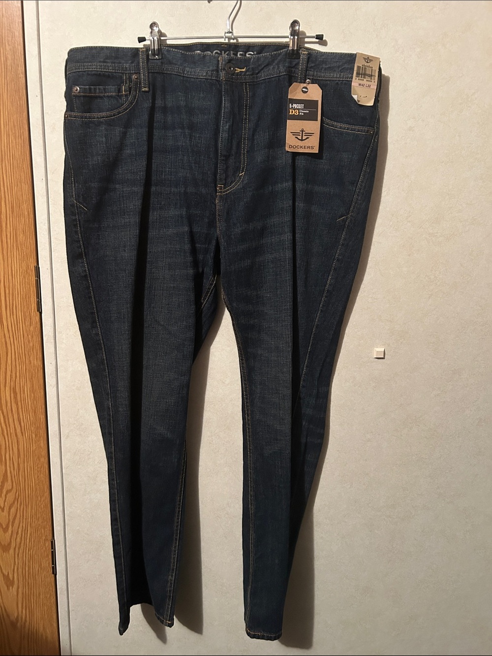 NWT Dockers 5-pocket D3 Classic Fit Men’s Dark Wash Jeans